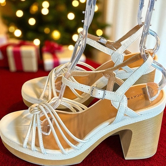 NWT Lucky Brand Women’s ‘Ismene’ Buckle Platform Heeled Sandals in “Vanilla” 11 - Picture 5 of 16